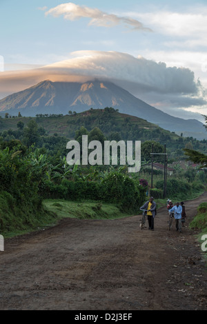 Berge und Hügel Ansichten von Uganda, Afrika Stockfoto