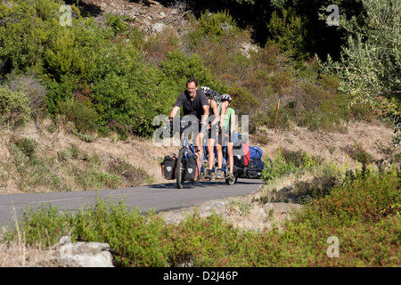 Korsika: Familie Fahrrad für vier Fahrer Stockfoto