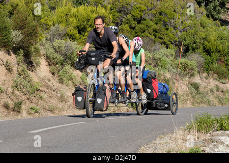 Korsika: Familie Fahrrad für vier Fahrer Stockfoto