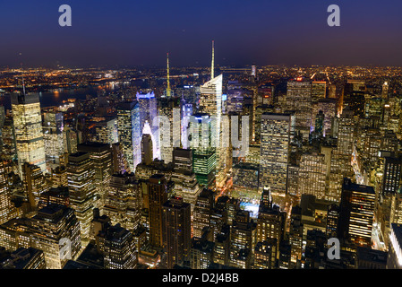 New York City Skyline bei Nacht, Midtown Manhattan, New York, USA Stockfoto