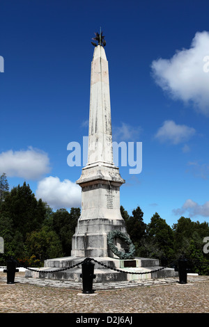 Obelisk Denkmal an den napoleonischen Ära Ort der Schlacht von Busaco (1810) bei Luso, Portugal. Stockfoto