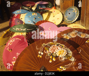 Schirme in Bo Sang in der Nähe von Chiang Mai, Nord-Thailand, Thailand