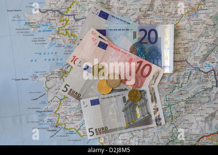 Reisen: Euro-Banknoten & Münzen Stockfoto