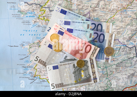 Reisen: Euro-Banknoten & Münzen Stockfoto