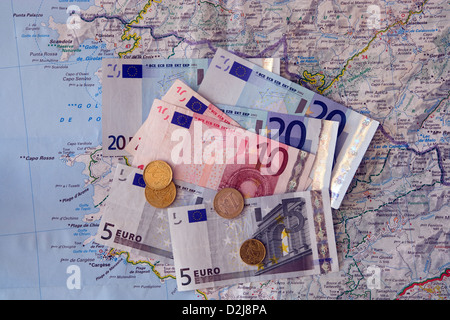 Reisen: Euro-Banknoten & Münzen Stockfoto