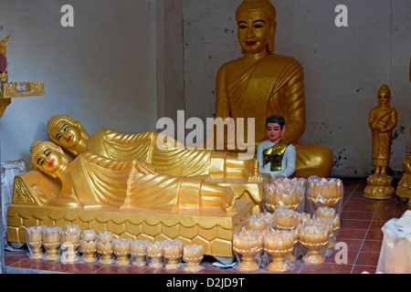 Phnom Penh, Kambodscha, Buddha Figuren, in einem Geschäft Stockfoto