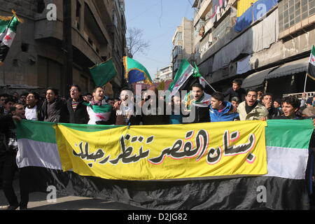 Aleppo, Syrien. 25. Januar 2013. Demonstranten protestieren gegen den syrischen Präsidenten Assad und für eine freie Syrien. Foto: Thomas Rassloff / Alamy Live News Stockfoto