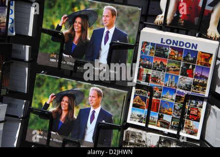 kate und william Postkarten auf der königlichen Hochzeit 29 april 2011, London, Vereinigtes Königreich Stockfoto