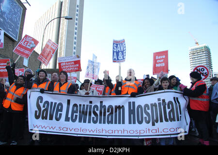 London, Großbritannien. 26. Januar 2013. Die Demonstranten zu Beginn des März Kredit gesehen: David mbiyu/Alamy leben Nachrichten Stockfoto