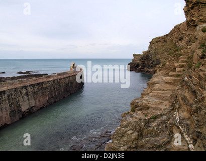 Eingang zum Hafen von Portreath, Cornwall, UK Stockfoto