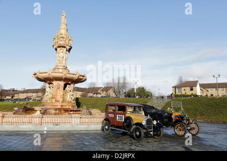 Glasgow, Schottland, UK, Samstag, 26. Januar 2013. Eine 1928 Citroen, Nummer 200 und Ford T-Modell Autos auf dem Display an Glasgow Green neben dem Doulton Brunnen vor dem Start des Monte Carlo Classic Rallye Kredits: Kenny Williamson / Alamy Live News Stockfoto