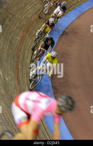 Berlin, Deutschland, der 99. Radfahrer Sechstagerennen im Velodrom Stockfoto