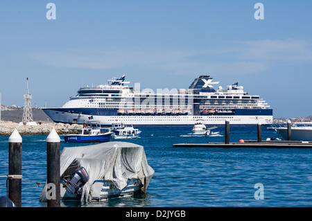 Puerto Vallarta Mexiko-Kreuzfahrt Schiff Celebrity Infinity angedockt in Puerto Vallarta Stockfoto