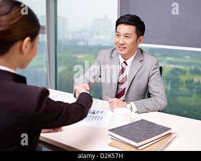 Asiatische Geschäftsleute Stockfoto