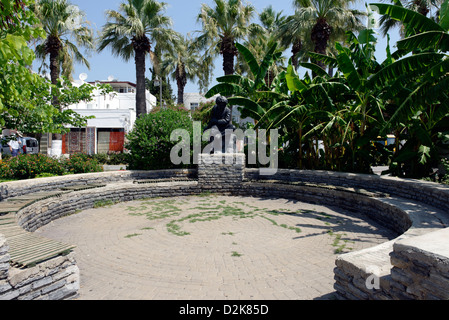 Bodrum, Türkei. Statue des türkischen Dichters und Nein Player Neyzen Tevfik, geboren in Bodrum. Stockfoto