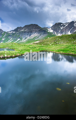 Kleinen Bergsee im Greina-Tal, Tessin, Schweiz Stockfoto