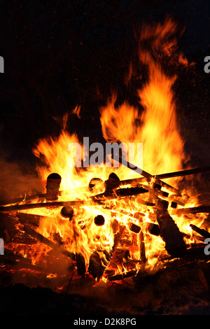 Strahlende Dorf, Deutschland, Lagerfeuer Stockfoto