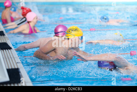 London, UK. 26. Januar 2013. Tooting Bec kalten Wasser Swimming Championships. Stockfoto