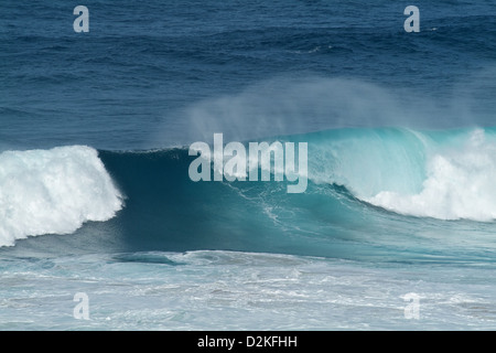 Carrapateira, Portugal, Wellen im Atlantischen Ozean Stockfoto