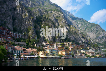 Limone Wasser vorne am frühen Morgen, am Gardasee Italien Stockfoto