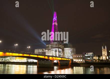 Erste Laser-Licht Show - The Shard Wolkenkratzer - London Stockfoto