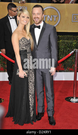 Los Angeles, Kalifornien, USA. 27. Januar 2013. Lauren Parsekian, Aaron Paul Teilnahme an der 19. jährliche Bildschirm Akteure Guild Awards Ankünfte im Shrine Auditorium in Los Angeles, Kalifornien am 26. Januar 2013 statt. 2013 (Bild Kredit: Kredit: D. Long/Globe Photos/ZUMAPRESS.com) ZUMA Press, Inc. / Alamy Live News Stockfoto