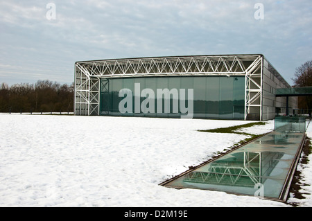 Sainsbury Centre for Visual Arts im Schnee Stockfoto