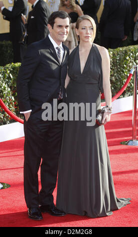 27. Januar 2013 - statt Los Angeles, Kalifornien, USA - Ty Burrell und Frau Holly Burrell am 19. Annual Screen Actors Guild Awards im Shrine Auditorium in Los Angeles, Kalifornien, Sonntag, 27. Januar 2013. (Kredit-Bild: © Javier Rojas/Prensa Internacional/ZUMAPRESS.com) Stockfoto