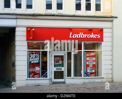 Ladbrokes, Buchmacher. Highgate, Kendal, Cumbria, England, Vereinigtes Königreich, Europa. Stockfoto