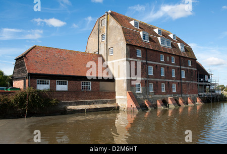 19. Jahrhundert Gezeiten Mühle und Kai am Ashlett Creek, Fawley, New Forest, Hamsphire, England, UK. Stockfoto