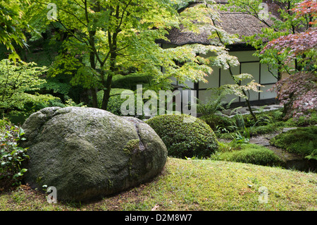 Ein Blick auf den japanischen Garten an Tatton Park, Knutsford, Cheshire. Stockfoto