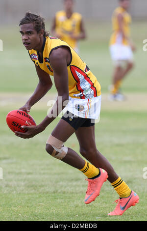 POTCHEFSTROOM, Südafrika - 28.Januar, Liam Bennell (Albany, WA) von der australischen Bumerangs in der AFL Spiel 1-match zwischen der fliegende Bumerangs und South African Lions unter 18 Jahren am 28. Januar 2013 in Potchefstroom, Südafrika-Foto von Roger Sedres StraßenrandVerkaufsförderung SA Mohadin Cricket Ground ist Stockfoto