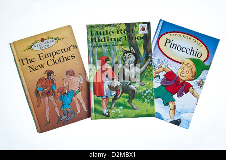 Drei traditionelle Märchen Geschichten von Ladybird Books veröffentlicht; Des Kaisers neue Kleider, Little Red Riding Hood & Pinocchio. Stockfoto