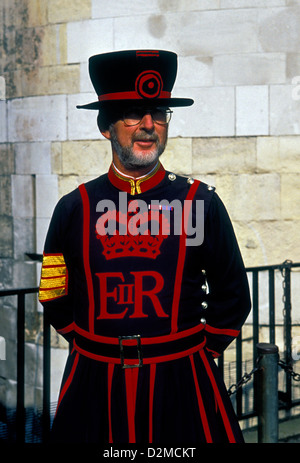 1, 1, Yeoman Warder, Beefeater, Queen's Royal Guard, der Tower von London, Hauptstadt, Stadt, London, England, Großbritannien, Großbritannien, Europa Stockfoto