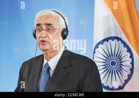 Berlin, Deutschland. 28. Januar 2013. Salman Khurshid, indische Außenminister spricht vor der Presse. Stockfoto