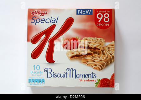 Box neuer Kelloggs Special K Keks Momente Erdbeere aromatisiert - 2 Kekse für 98 Kalorien auf weißem Hintergrund Stockfoto