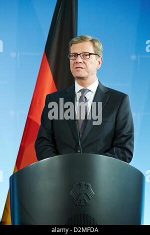 Berlin, Deutschland. 28. Januar 2013. Guido Westerwelle, der deutsche Außenminister, in einer gemeinsamen Pressekonferenz im Auswärtigen Amt in Berlin. Stockfoto