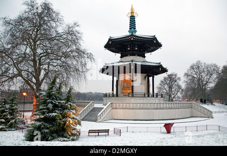 Die Friedenspagode In Winter Battersea Park London UK Stockfoto