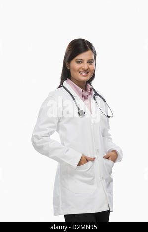 Porträt von einer Ärztin lächelnd Stockfoto