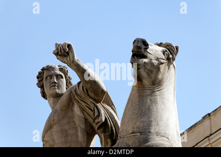 Rom. Italien. Fontana dei Dioscuri (Sohn des Zeus) mit Obelisk und römischen Kopien antike griechische Skulpturen von Castor und Pollux Stockfoto