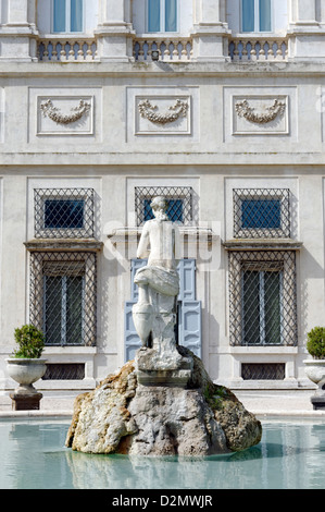 Rom. Italien. Fontana di Venere (Brunnen der Venus) an der Rückseite des 17. Jahrhunderts Casino Nobile (Villa Borghese) Stockfoto