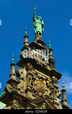 Reich verzierte Neo-Renaissance-Architektur des Hamburger Rathauses, das Rathaus und Sitz der Regierung, eröffnet 1886; Hamburg, Deutschland Stockfoto