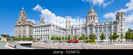 Drei Grazien Pierhead Gebäude, Liverpool Waterfront, Liverpool, Merseyside, England, UK Stockfoto