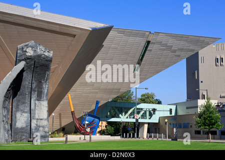 Denver-Monolithen von Beverly Pepper, Denver Art Museum, Denver, Colorado, Vereinigte Staaten von Amerika, Nordamerika Stockfoto