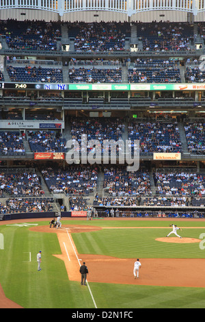 Baseball-Spiel, Yankee Stadium, Bronx, New York City, Vereinigte Staaten von Amerika, Nordamerika Stockfoto