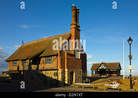 Moot Hall, eine Note, die ich Gebäude denkmalgeschütztes, früher eine Versammlungshalle, jetzt ein Museum, Aldeburgh, Suffolk, England, UK Stockfoto