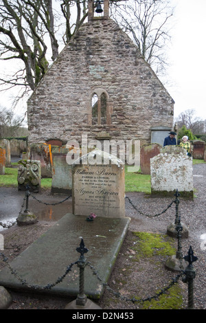 das Grab von William Burns, Vater des schottischen Dichters Robert Burns in Alloway Kirk Kirchhof, Alloway, Ayrshire, Schottland. Stockfoto
