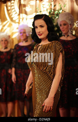 U.S.-Burlesque-Model Dita von Teese kommt mit der Lambertz Monday Night Party in Köln, Deutschland, 28. Januar 2013. Foto: Rolf Vennenbernd Stockfoto