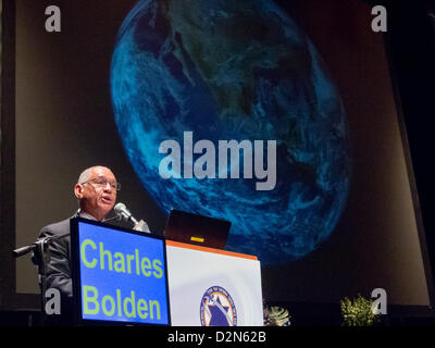 Im Ruhestand Marine Korps Generalmajor Charles Frank Bolden, Jr., NASA-Administrator, Adressen der achte jährliche Ilan Ramon International Space Conference. Hertzeliya, Israel. 29. Januar 2013.  Achte jährliche Ilan Ramon International Space Konferenz tagt zum Gedenken an ein Jahrzehnt, Columbia Mission STS-107 mit hochrangigen Vertretern der 14 Raumfahrtagenturen wie NASA-Administrator und Astronauten aus den USA, Japan, Russland und Kasachstan. Stockfoto