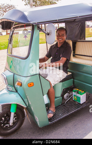 Tuk-Tuk-Fahrer, Phnom Penh, Kambodscha, Asien, Südostasien, Indochina Stockfoto